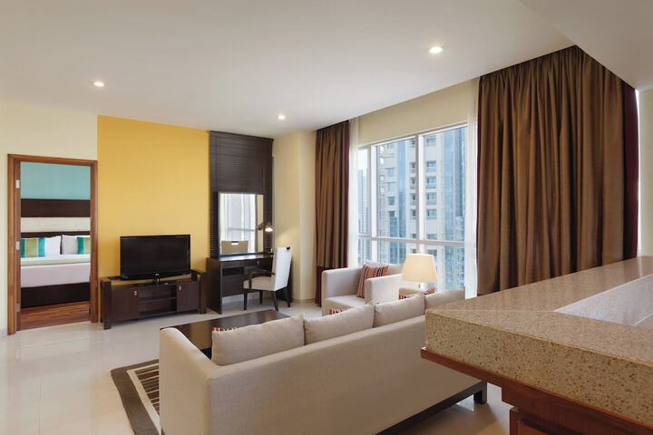 Room 102 of 179