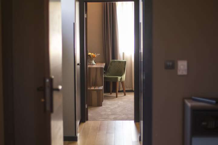 Room 13 of 38