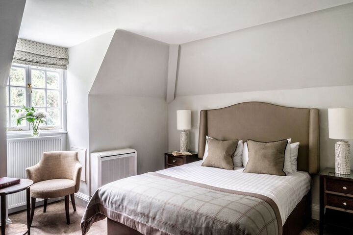 Room 5 of 28