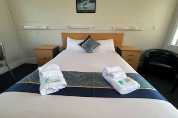 Room 10 of 48