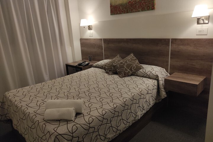 Room 2 of 25