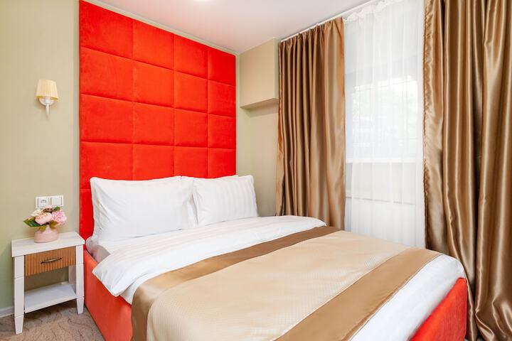 Room 7 of 25