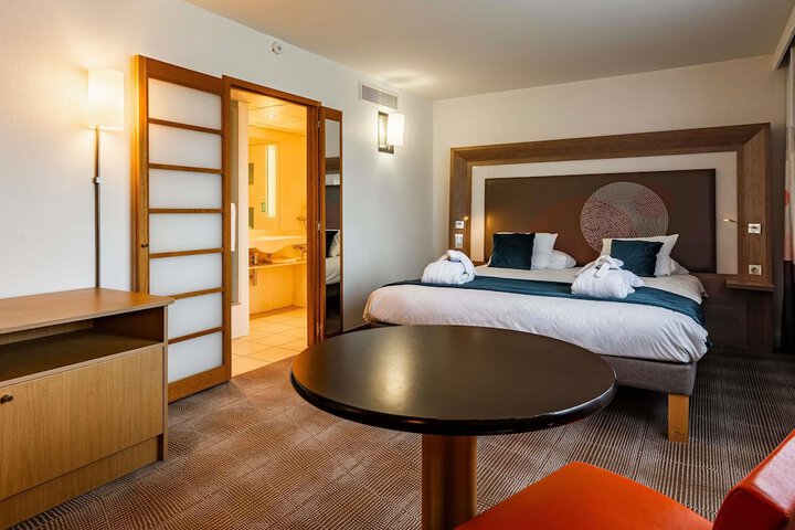 Room 7 of 92