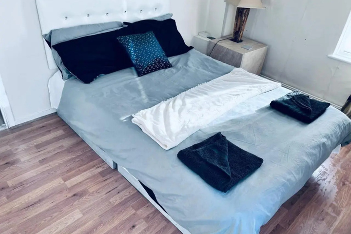 Room 3 of 8
