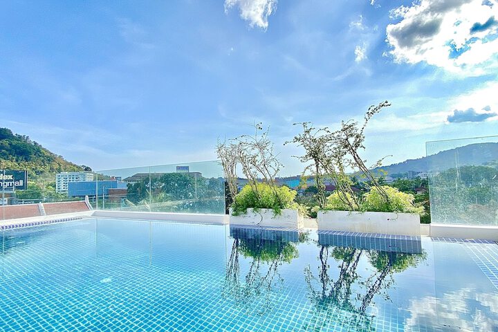 Hotel with Pool