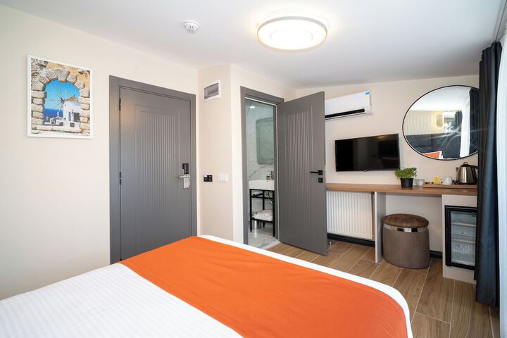 Room 17 of 60