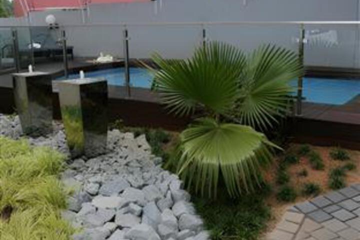 Hotel Exterior 27 of 49