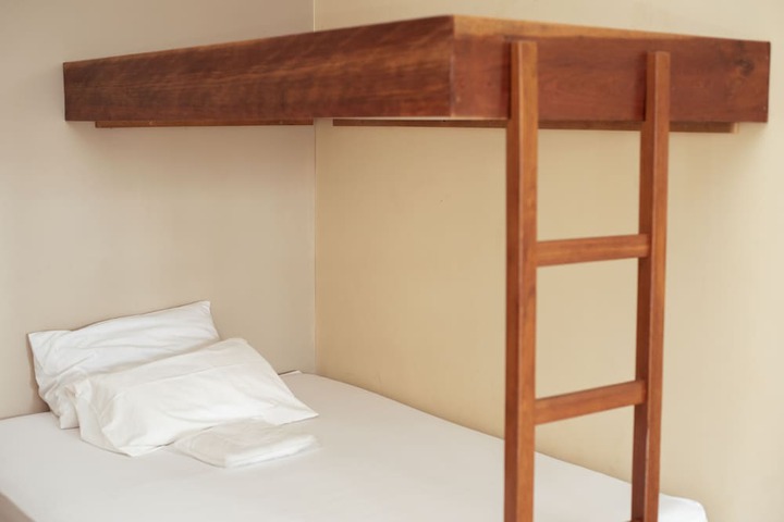 Room 6 of 37