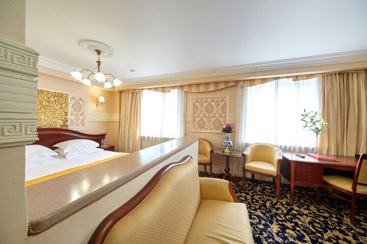 Room 11 of 75