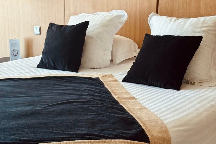 Room 5 of 20