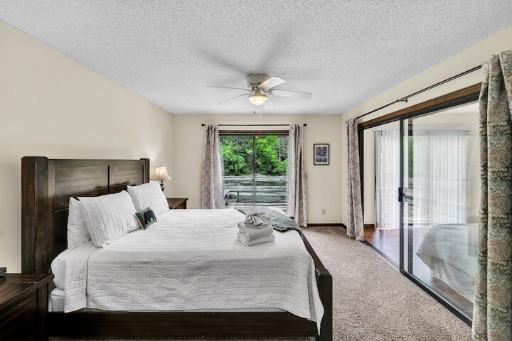 Room 17 of 180