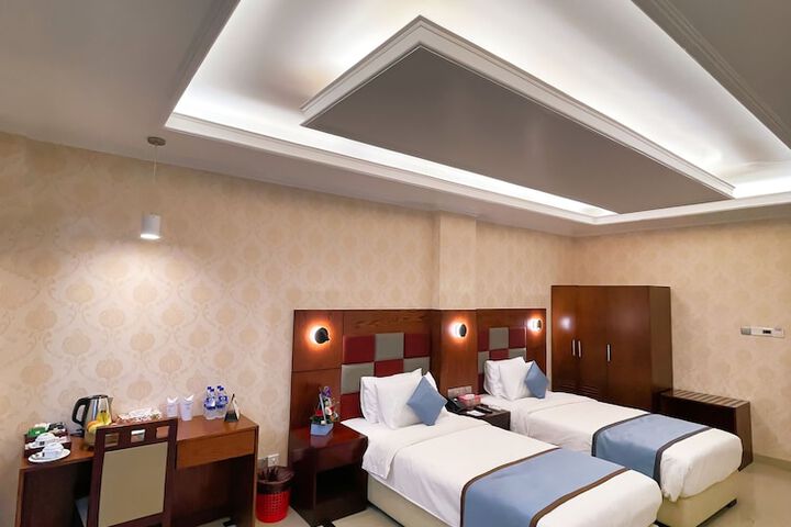 Room 6 of 27