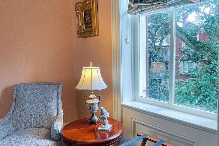 Room 93 of 166