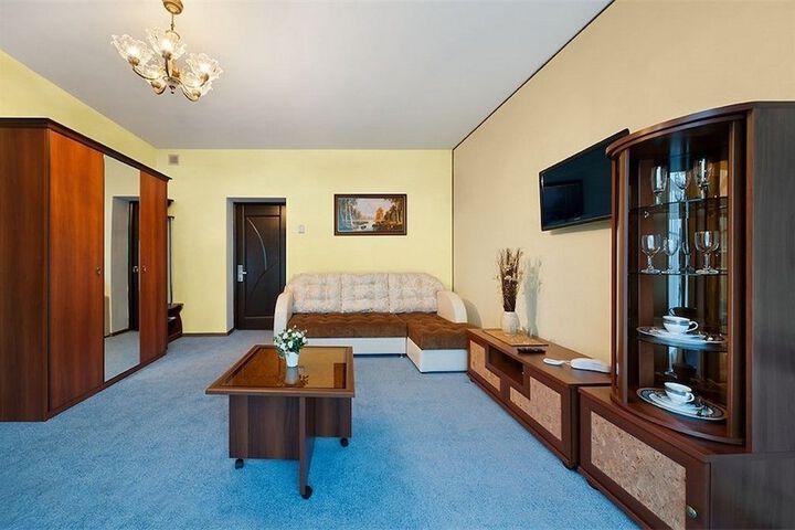 Room 18 of 37