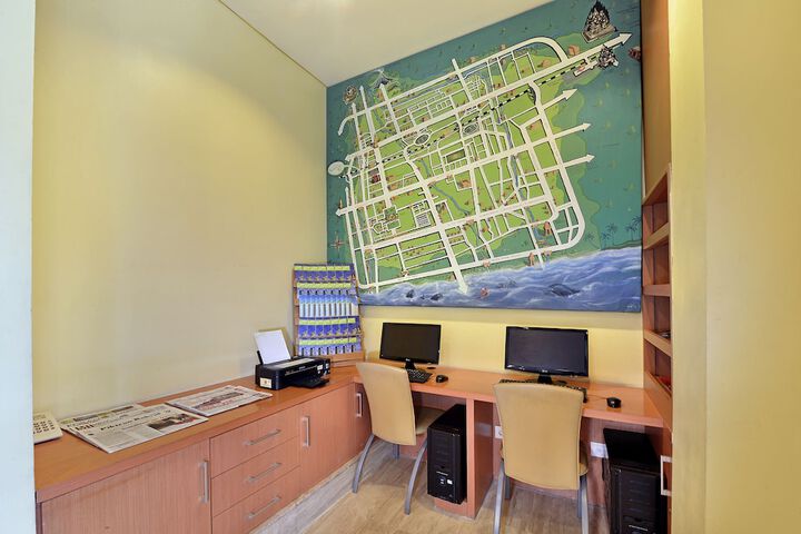 Business Center 18 of 27