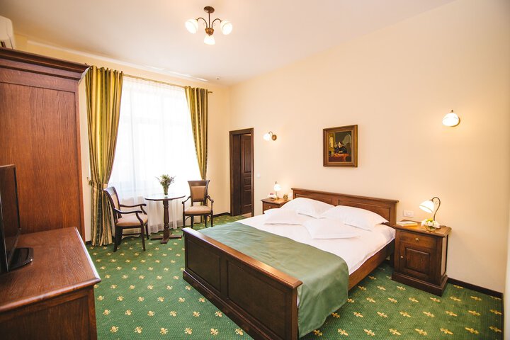 Room 42 of 90