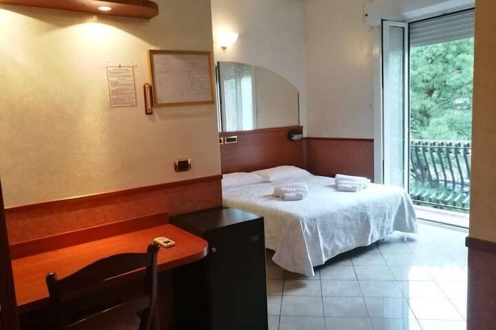 Room 2 of 7