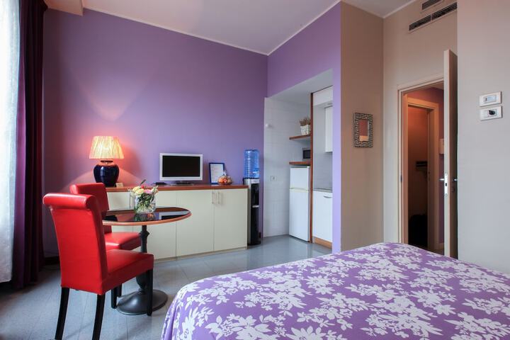 Room 3 of 32