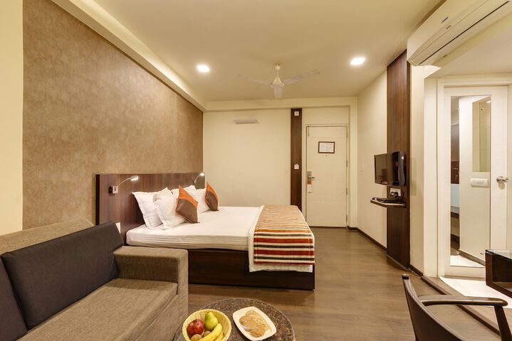 Room 4 of 31