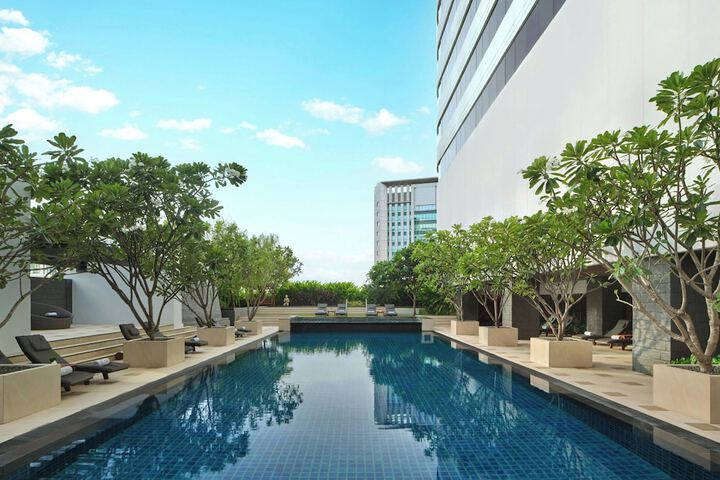 Pool 40 of 125