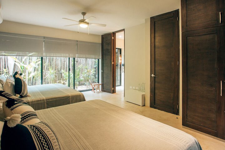 Room 68 of 161