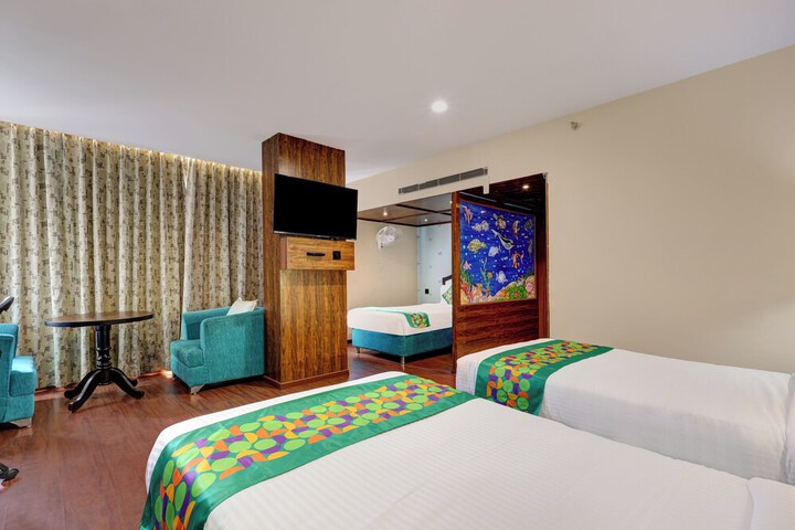 Room 15 of 50
