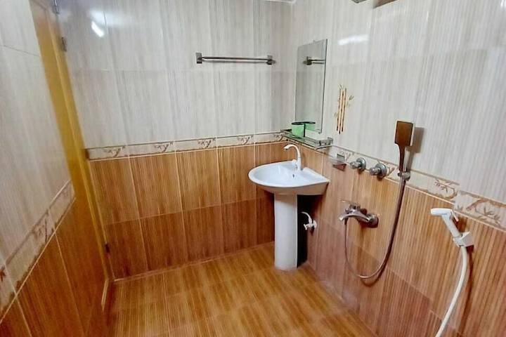 Room 8 of 22