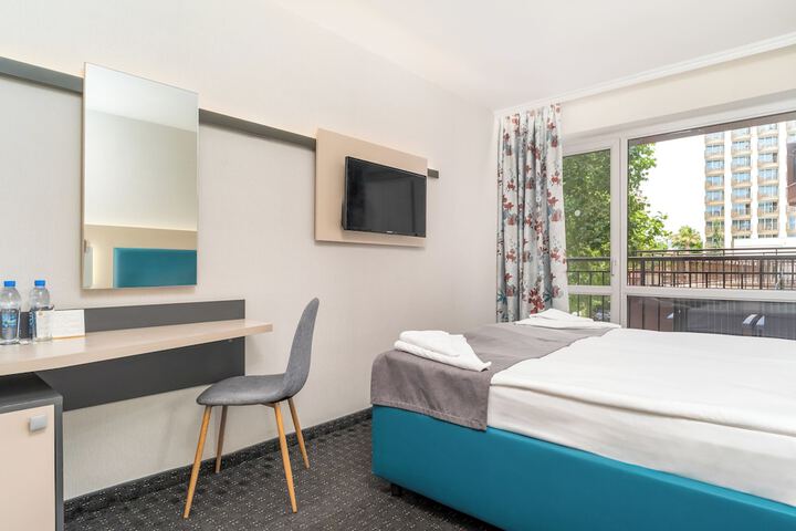 Room 12 of 95