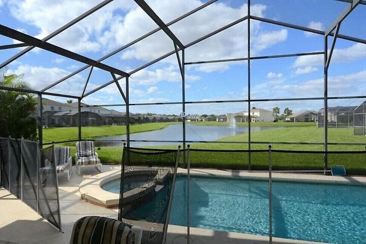 Pool 17 of 24
