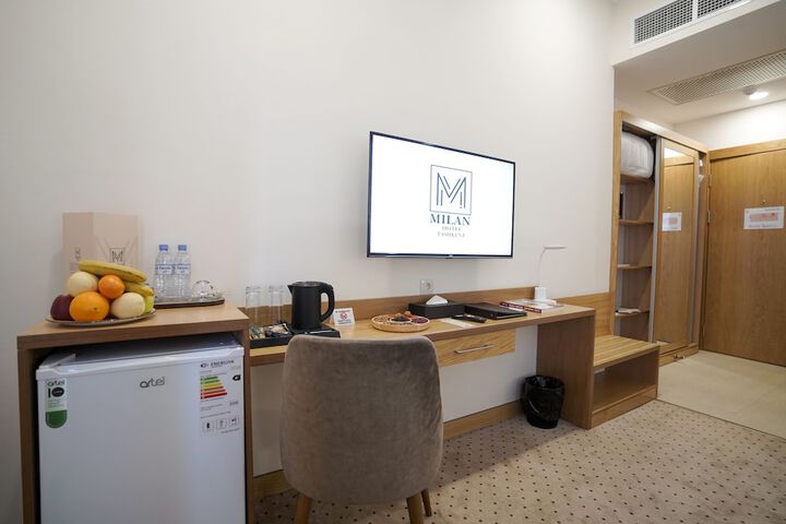 Room 3 of 23
