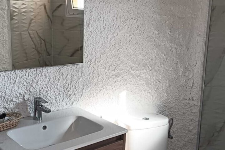 Room 44 of 120