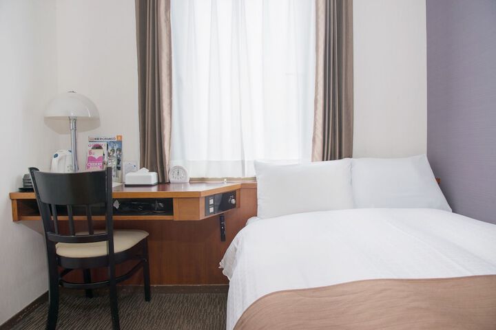Room 6 of 71