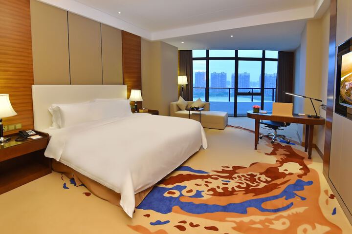 Room 16 of 44