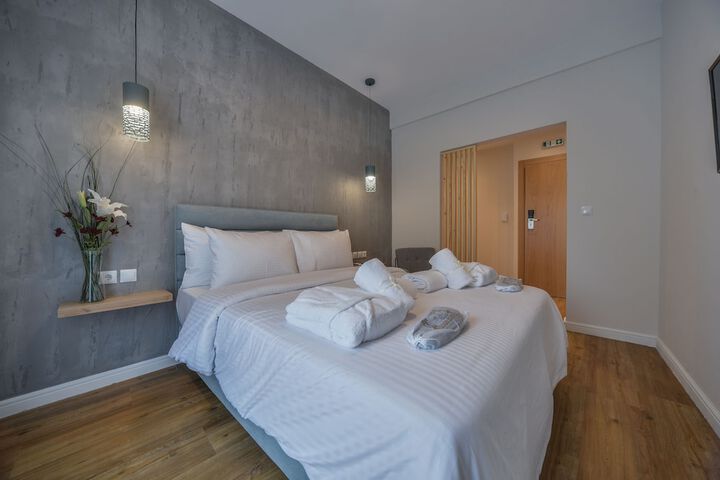 Room 15 of 100