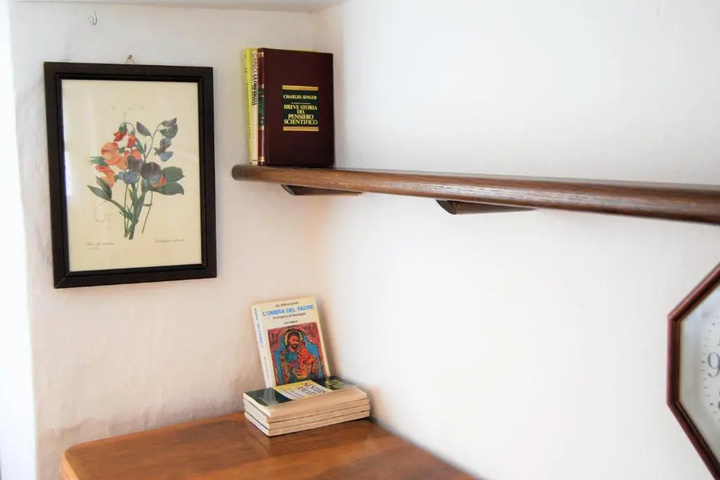 Room 12 of 23