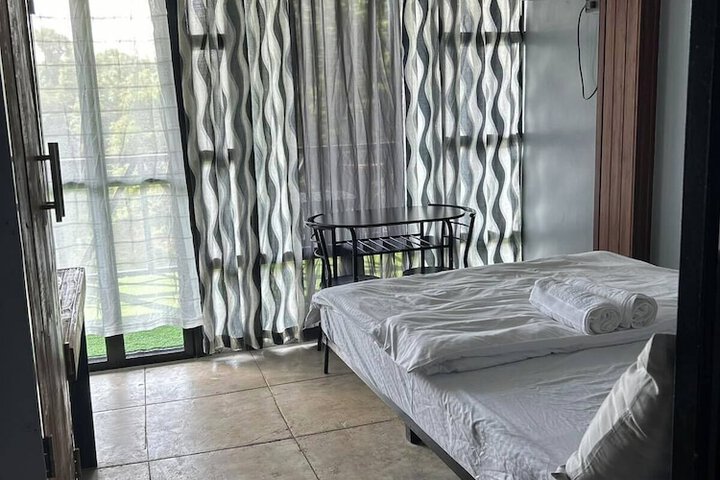 Room 18 of 37