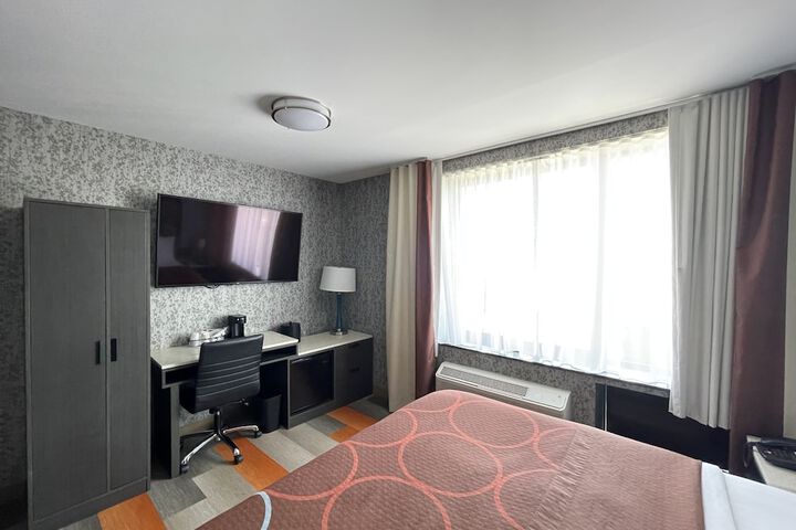Room 4 of 15