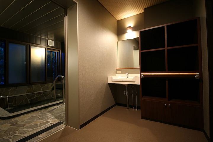 Room 6 of 38