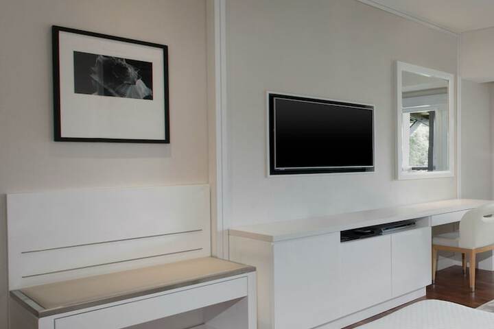 Room 8 of 159