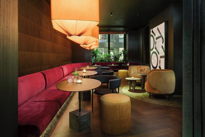 Lounge 65 of 86