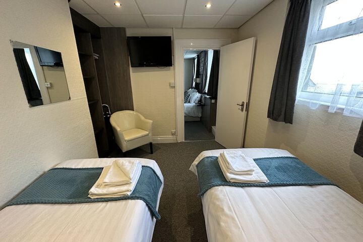 Room 14 of 26