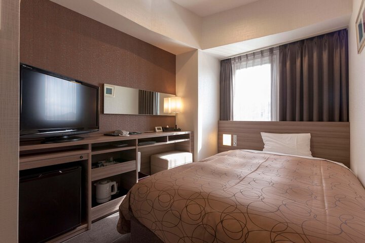 Room 12 of 40