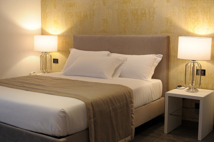 Room 4 of 42