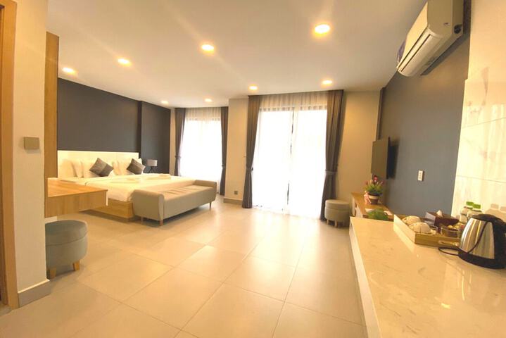 Room 28 of 63