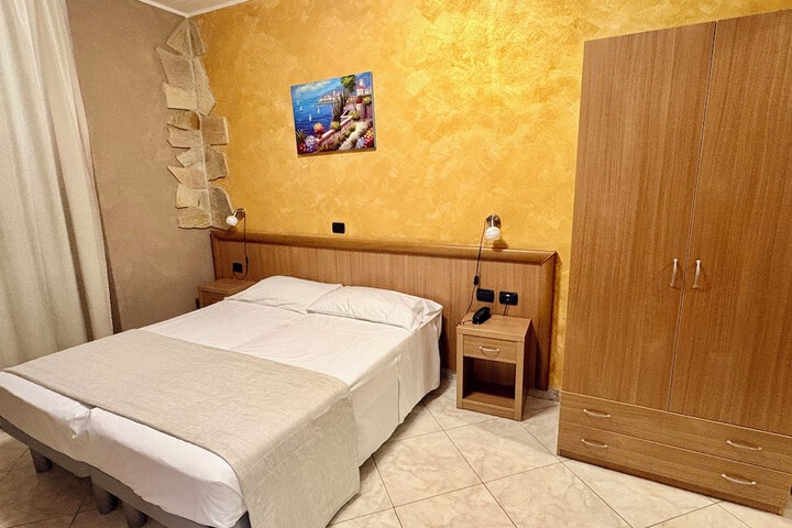 Room 8 of 45