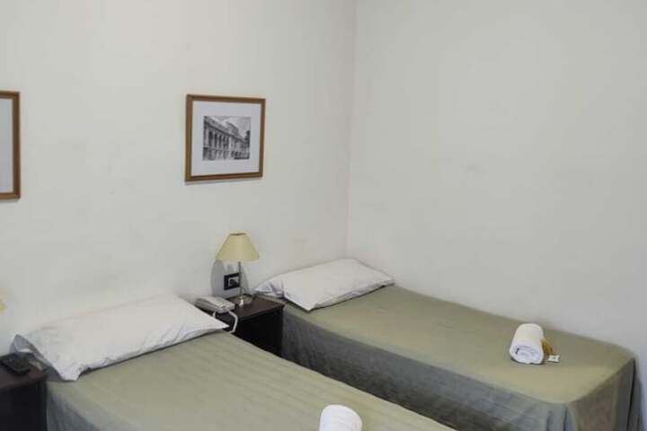 Room 12 of 90