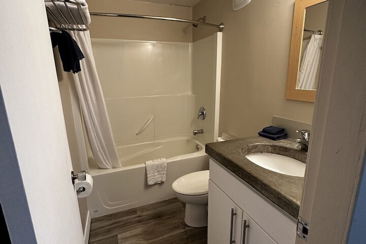 Room 40 of 53