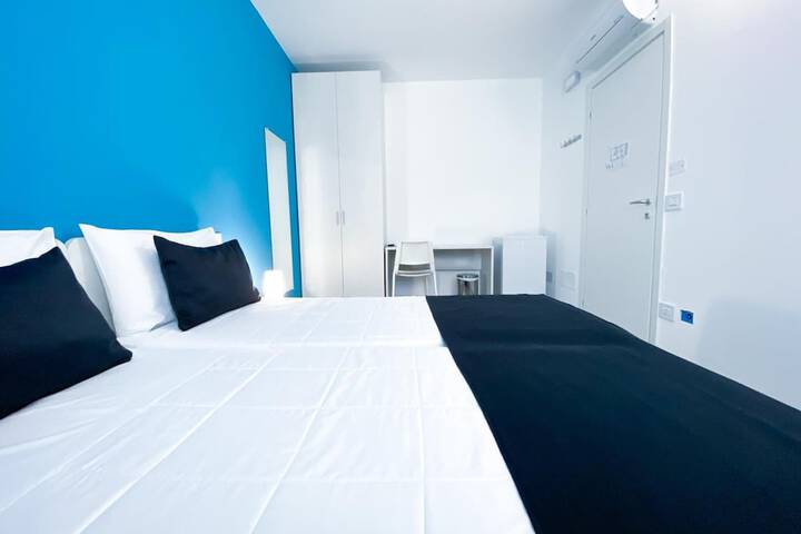 Room 17 of 35