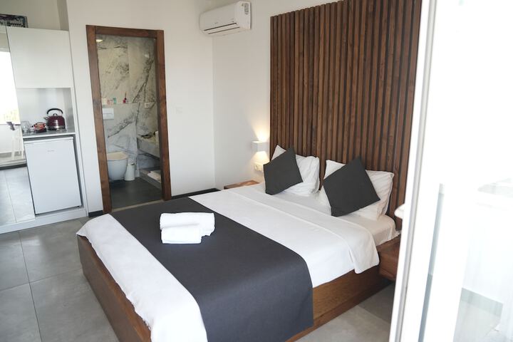 Room 12 of 35