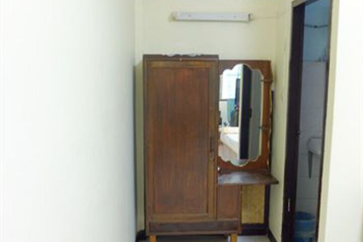 Room 10 of 17